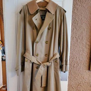 Burberry Men's Trenchcoat -44L Never Worn